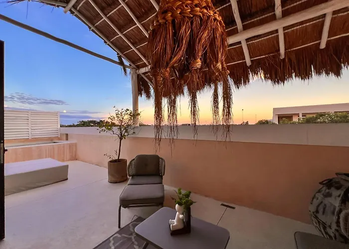 Stylish Mexican Interior Ph- Private Rooftop -gated Community Apartment *