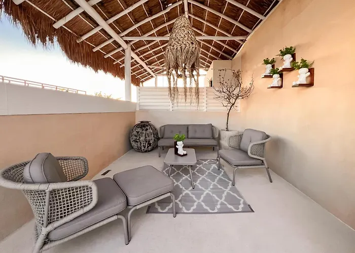 Apartment Stylish Mexican Interior Ph- Private Rooftop -gated Community *