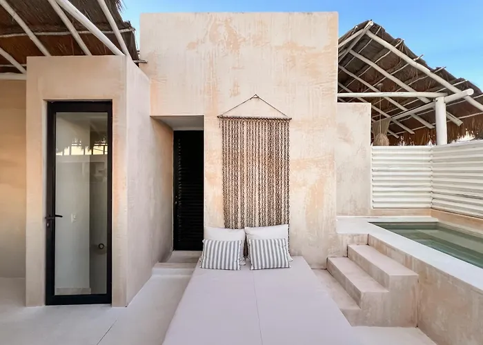 Stylish Mexican Interior Ph- Private Rooftop -gated Community