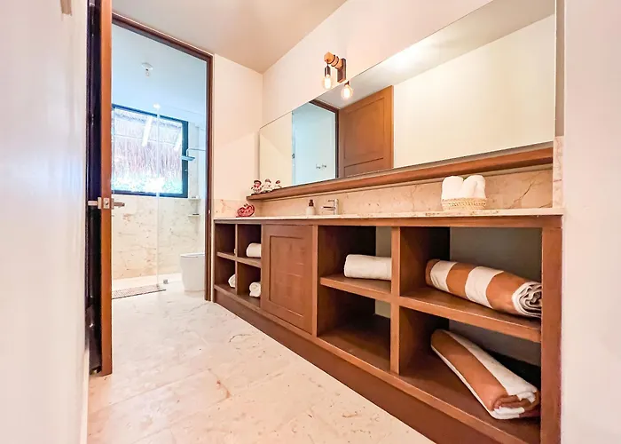 Stylish Mexican Interior Ph- Private Rooftop -gated Community Apartment *