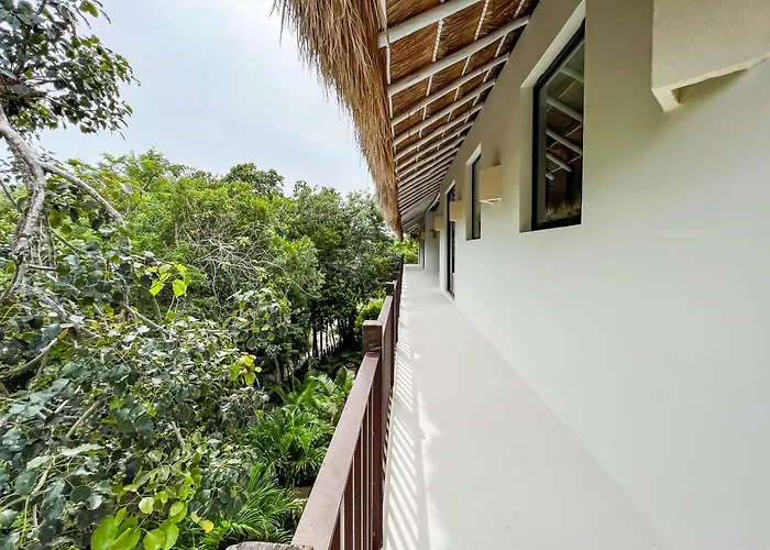 Stylish Mexican Interior Ph- Private Rooftop -gated Community Apartment *