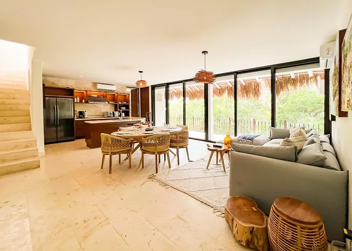 Stylish Mexican Interior Ph- Private Rooftop -gated Community