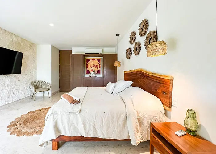 Stylish Mexican Interior Ph- Private Rooftop -gated Community