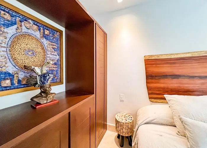 Apartment Stylish Mexican Interior Ph- Private Rooftop -gated Community *