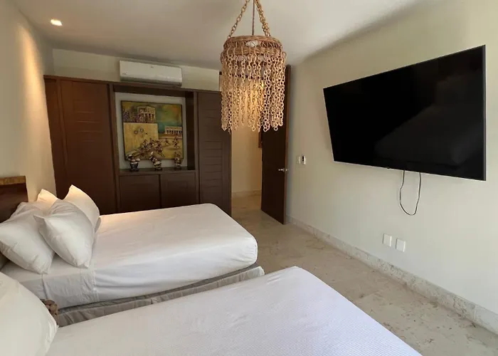 Stylish Mexican Interior Ph- Private Rooftop -gated Community